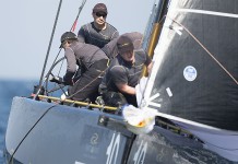 Nika creuse l´écart en tête du classement à Mascate Team Nika à Mascate