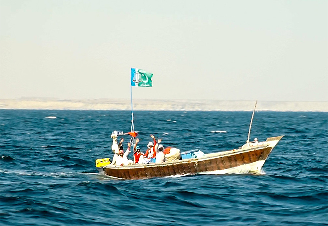 Bateau de pêche au large du Pakistan Bateau de pêche au large du Pakistan