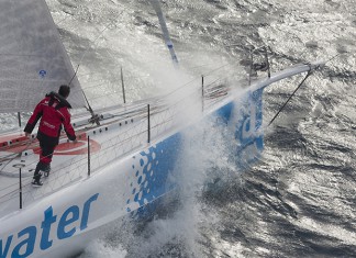 La fin du Pacifique pour deux bateaux We are Water BWR