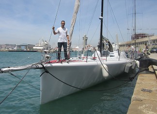 Fabrice Amedeo découvre son nouveau monocoque Fabrice Amedeo