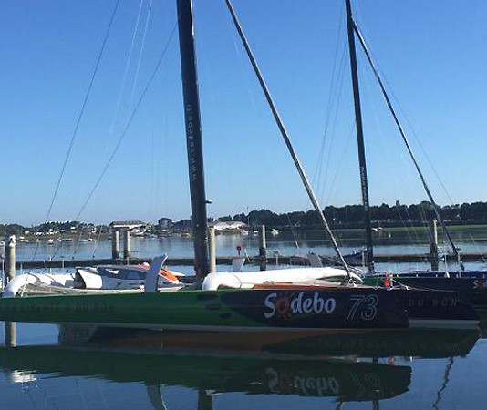 Sodebo Ultim´ remis à l´eau à Lorient Sodebo Ultim mise à l`eau