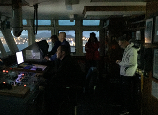 L’IMOCA60 SMA retrouvé à flot, deux personnes sont à bord