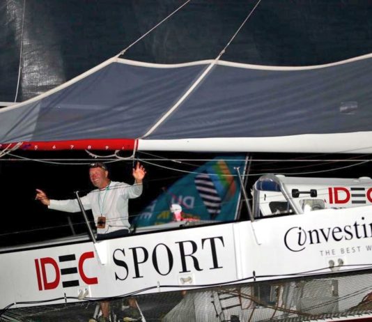 Victoire incroyable de Francis Joyon Victoire de Francis Joyon