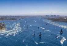 Sydney-Hobart, Comanche en tête