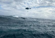 900 milles nautiques. Hélitreuillage d’un équipage