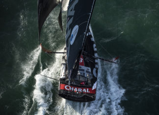 Transat Jacques Vabre. Charal en tête, Apivia revient !