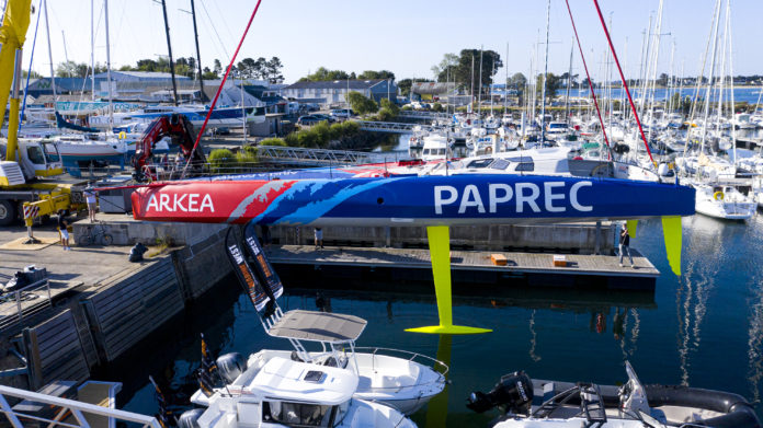 Remise à l'eau de l'imoca Arkéa Paprec