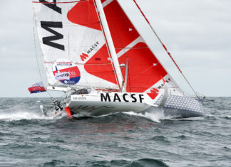 Vendée Arctique Les Sables d’Olonne. Bôme cassée sur MACSF