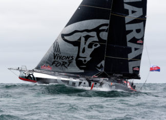 Vendée Arctique Les Sables d’Olonne. Charal et Apivia en tête