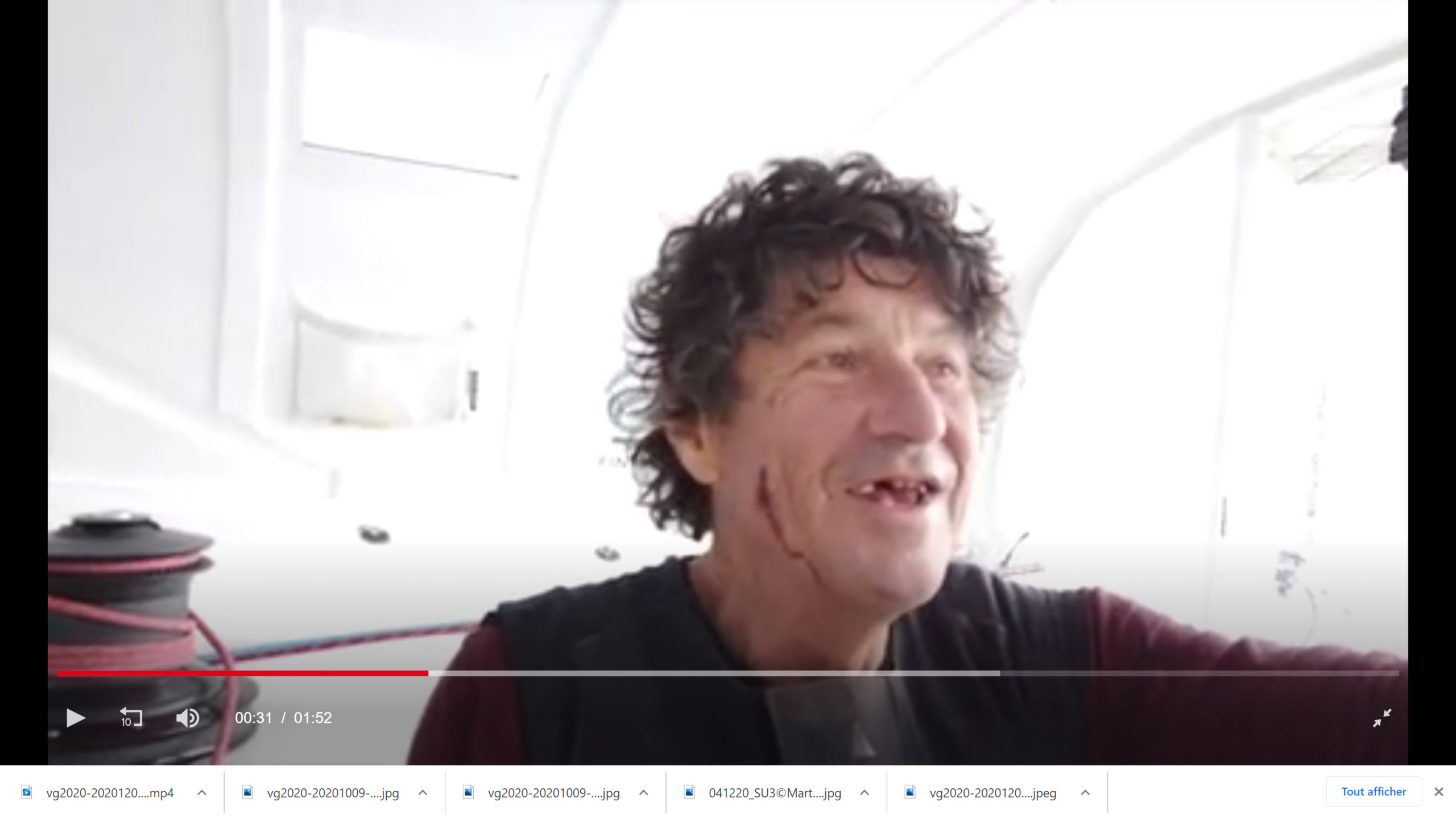 Vendee Globe Jean Le Cam Percute Par Un Poisson Volant