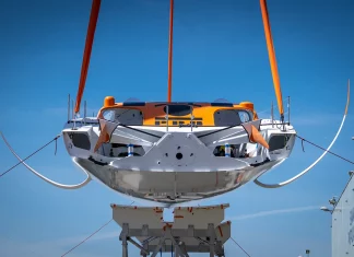 Vendée Globe. Mise à l’eau du nouveau PRB de Kevin Escoffier