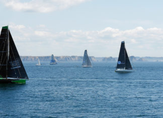 Guyader 1000 race. Avarie de quille pour Corum L’Epargne, Charlie Dalin largement en tête