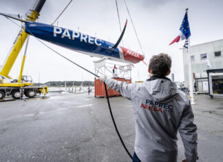 Vendée Globe. Mise à l’eau de l’IMOCA Paprec Arkéa