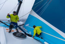 Guyader Bermudes 1000 race. Passage du Fastnet, Charal et For People à la lutte