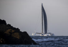 Ultim. Armel Le Cléac’h et Sébastien Josse devant lors des 24h Ultim