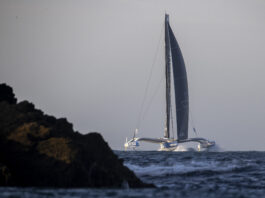 Ultim. Armel Le Cléac’h et Sébastien Josse devant lors des 24h Ultim