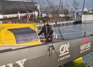 Retour à la Base. Nouveau départ de Jean Le Cam en convoyage sur “Tout commence en Finistère – Armor-lux”