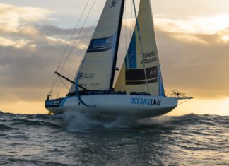 Retour à la base. Départ en convoyage pour Phil Sharp sur son nouvel Imoca