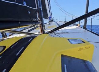 Retour à la Base. Jean Le Cam en course avec son nouveau bateau !