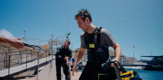 Arkea Ultim Challenge. Tom Laperche et le trimaran SVR Lazartigue à Cap Town