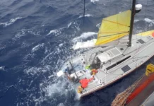 Global Solo Challenge. Le drame évité de justesse sur un Class40 à moitié immergé dans le Pacifique sud