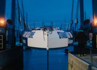 Vendée Globe. Remise à l’eau de l’Imoca STAND AS ONE