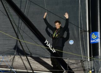 Défi Azimut. Charlie Dalin remporte les 48 Heures Azimut