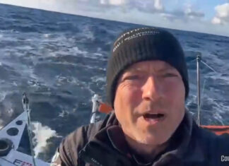 Romain Attanasio : ” Il y a eu un boom ! La bôme est cassée aussi “