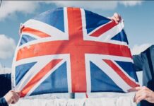 Les Anglais Maggie Adamson et Cal Finlayson champions du monde de course au large en double mixte à Lorient !