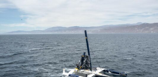 Ultime. Premières images du Maxi Edmond de Rothschild en route pour Motril sur la côte Sud espagnole