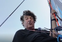 Vendée Globe. Jean Le Cam en tête de mât