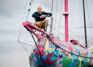 Vendée Globe. Mise à l’eau de l’IMOCA Les P’tits Doudous d’Armel Tripon