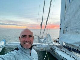 Route du Rhum. Damien Séguin sur le trimaran Fujicolor II avec Crédit Mutuel Arkéa et Handicap International