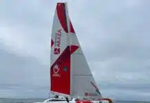 Route du Rhum. L’ex-Fujicolor II remis à l’eau avec une grand-voile en fibre d’ortie : une première mondiale