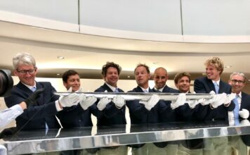 Trophée Jules Verne. Remise du Trophée au « 7 majeur » de Sodebo Ultim’3