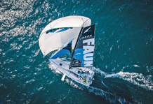 Figaro. La flotte au Cap Finisterre, l’équipe de Faun tente une Troussel